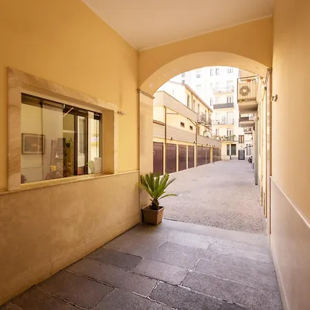 A Due Passi Dal Duomo * 밀라노